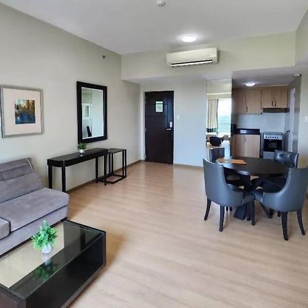 Spacious Bgc 2 Bedroom With A View Manila Exteriör bild