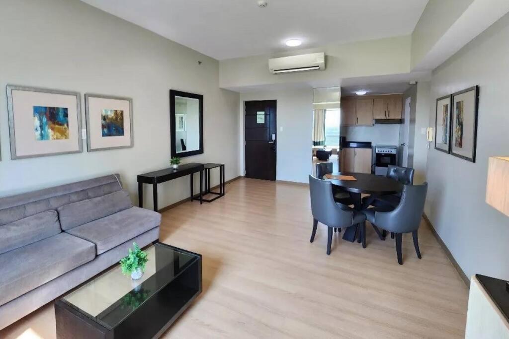 Spacious Bgc 2 Bedroom With A View Manila Exteriör bild